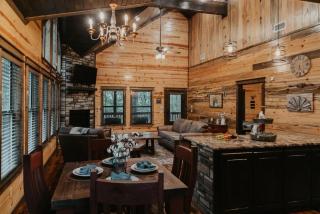 Secluded Creek Hot Tub Patio EV Charger - 8