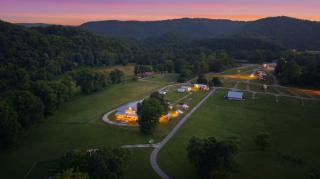 Stunning Cabin l 2 Bedrooms l Brimstone Access l Hot Tubs - 5