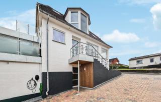 4 Bedroom Beautiful Home In Farsø - 2