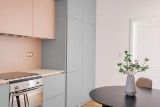 Modern Old Town Apt with Balcony - Walk Everywhere - 8