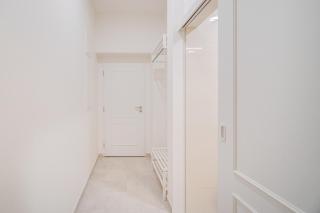 Modern Old Town Apt with Balcony - Walk Everywhere - 4