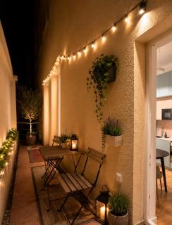 Modern Old Town Apt with Balcony - Walk Everywhere - 3