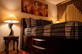 Spacious Comfy Room in Cozy Classy Duplex - 2
