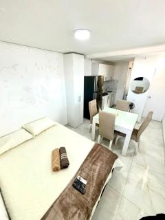 Loft en Laureles con Terraza Privada & Parqueadero - 0