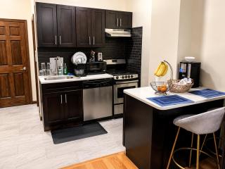 Boutique Harlem Escape with Smart TV & Fast WiFi - 3