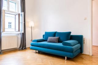 Comfortable 2BR Apartment Near Burggasse - 2