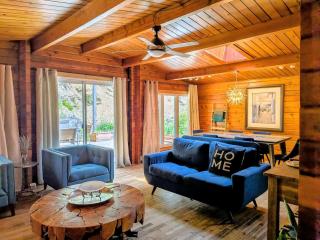 The Aviary on Lily Hill Private Forest Retreat - 0