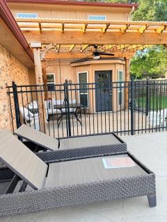 Enjoy Your Getaway in This Entire 5-Bedroom Pool Home -Sleeps up to 12 - 8