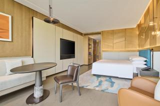Chongqing Lijia Baiyun Lake Hotel, Curio Collection by Hilton - 1