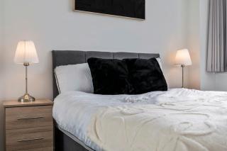 Cosy Hounslow 1BR Apartment Sleeps Heathrow! - 7