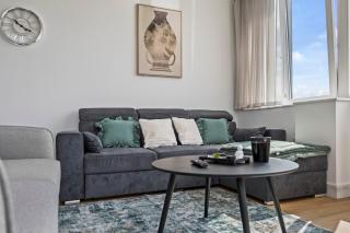 Cosy Hounslow 1BR Apartment Sleeps Heathrow! - 2