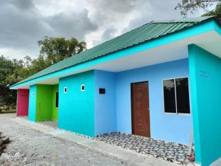 Sazali Homestay - 0