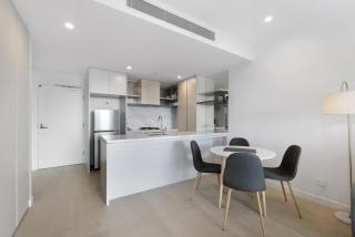 The Star - Luxe 1BR with Ocean & City Views and Pool - 1