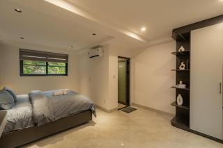 H Villa - 1
