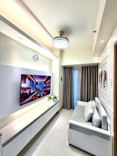 Simply Modern Staycation - 1BR Condo Pool View Walkable to MOA-Shore3 Tower4 - 1