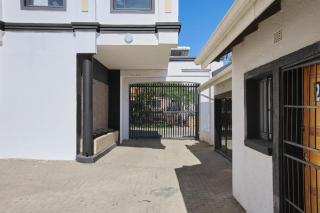 Airport Lodge Hotel - 8
