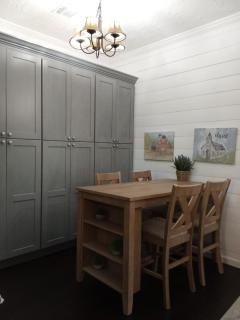 Tanglewood Estates 2 Private Cottage Sleeps 10 - Conroe - 2