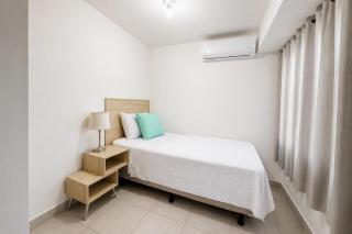 Modern Apt Near Historic Center & Airport - 4