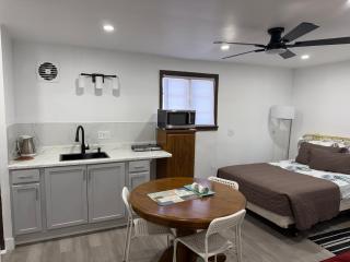 Newly Renovated Cozy Apartment Near Niagara Falls - 9
