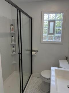 Newly Renovated Cozy Apartment Near Niagara Falls - 8