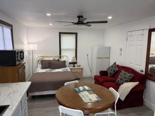 Newly Renovated Cozy Apartment Near Niagara Falls - 5