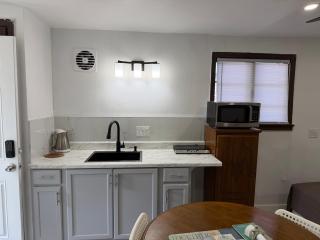 Newly Renovated Cozy Apartment Near Niagara Falls - 1