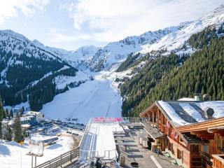 Chalet Hochfügen by Ski Slope - 5