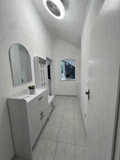 Ferienwohnung Gersthofen Business Lounge & Unlimited WLAN mit Arbeitsplatz & Sunset Balkon - 1