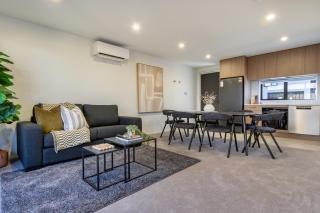 Urban Gated Townhouse - Patio & Parking with EV - 3
