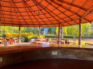 Villa con piscina solo para evento privado, no hospedaje - 3