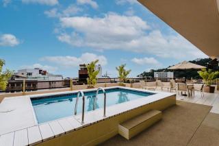 LEBLON INN RESIDENCIAL LUXUOSO com PISCINA, rooftop, academia, sauna, Varanda dentro do apt com VISTA DESLUMBRANTE, limpeza diária estilo hotel , cozinha completa 50 metros do posto 12 pauloangerami DFL15 - 0