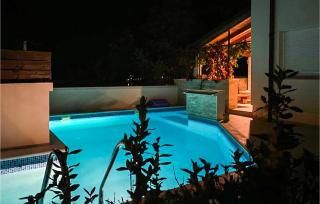 Stunning Home In Mastrinka - 3