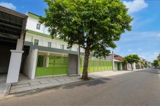 Collection O near Stasiun Cawang formerly Griya Harita Syariah - 7