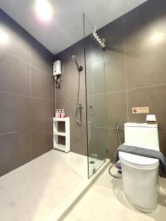 Ekkamai Sleeps3 Kitchen Fiber WiFi PoolGym W-Dryer - 3