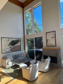 Bigfoot's Basecamp - 4BR Snoqualmie Pass Retreat, Hot Tub, Pets Welcome - 5