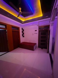 Saavi Homestay - 0