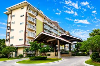Modern Condo Near Airport Free Wi-Fi, Netflix, Pool & Gym - 1