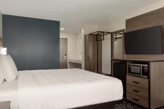 Baymont by Wyndham La Grange KY Southeast - 1