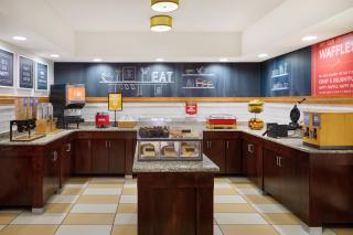 Hampton Inn Lawrence - 2