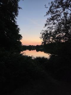 Lakeside Woking Retreat - 2