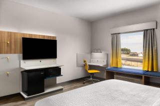 Microtel Inn & Suites by Wyndham Ephrata - 1