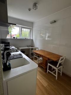 Cozy apartment - 100m beach, AC, workstation, balcony, backyard, self check-in, yoga mat - 1