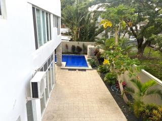 3 Bedroom Family Apartment Beachside - 5