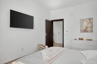 Central & Modern Apartment Close to Old Town - 8