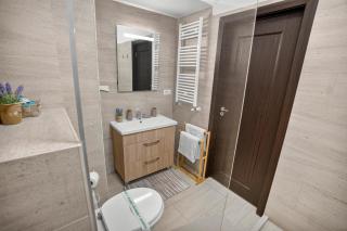 Central & Modern Apartment Close to Old Town - 7