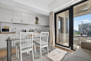 Central & Modern Apartment Close to Old Town - 2