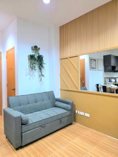U7 La Guardia Townhouse 2 Bedroom unit near IT Park Free Parking - 3