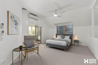 KozyGuru | Spring Hill | Cosy 1 Bed1Bath - 0