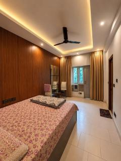 The Aurelia Retreat - 2