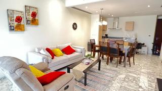 Luxury 1-Bedroom Waterfront Apartment with Large Terrace, Reef Island - 6